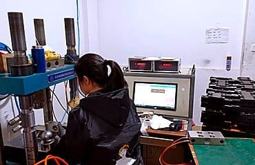 Standard weight calibration testing equipment