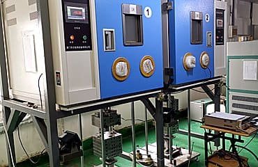 Temperature cycling test chamber for load cells